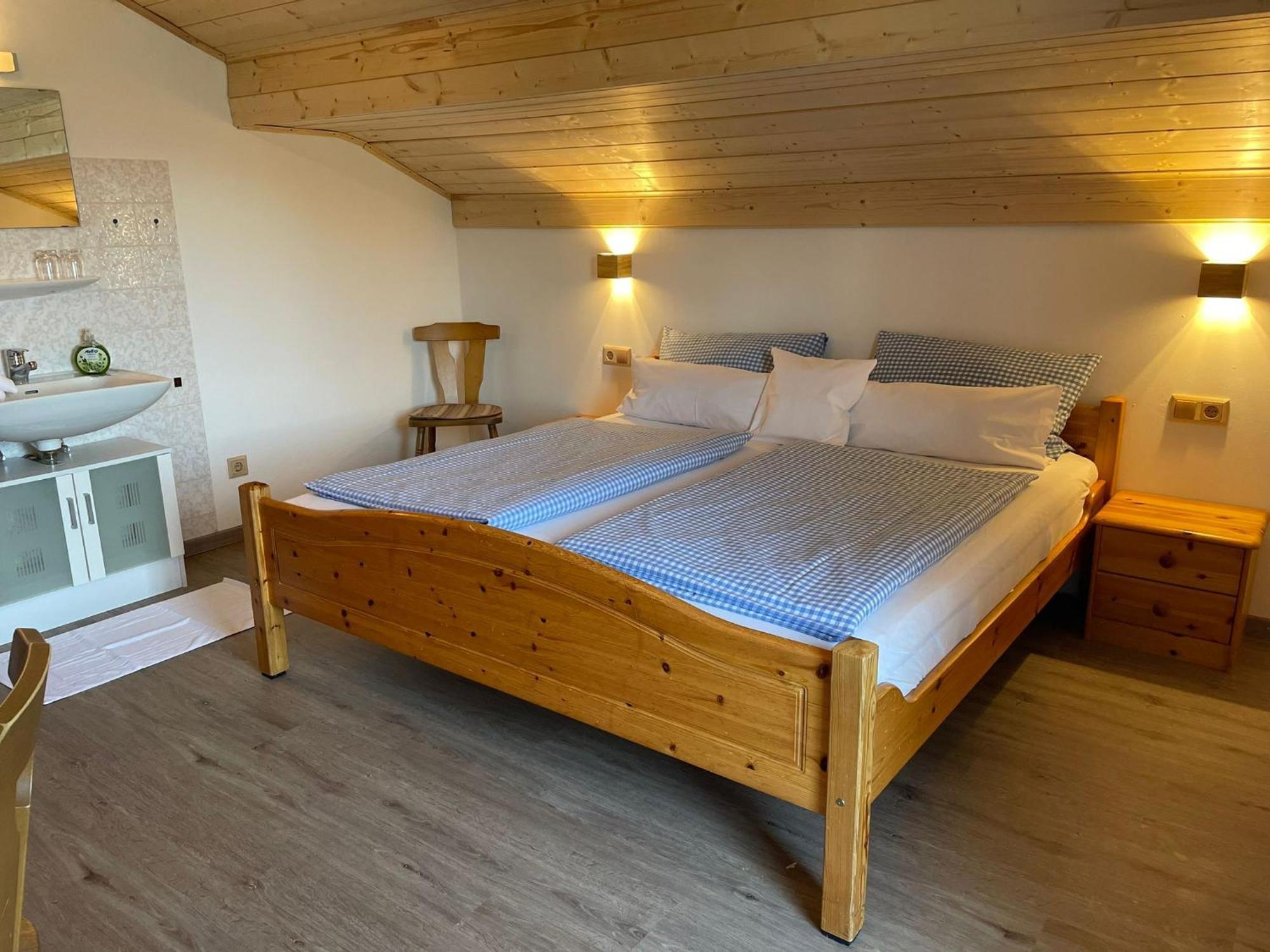 Zum Bergbauer Apartment Mittenwald Bagian luar foto