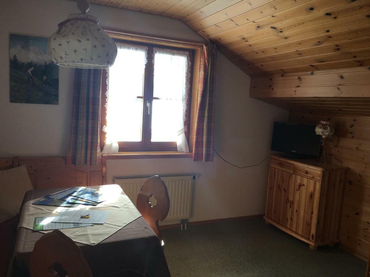 Zum Bergbauer Apartment Mittenwald Bagian luar foto